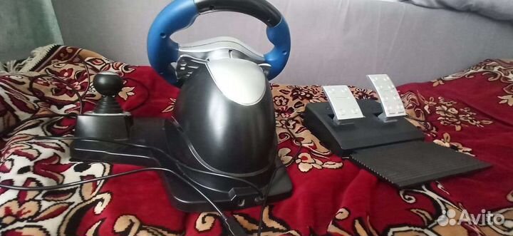 Игровой руль с педалями для пк