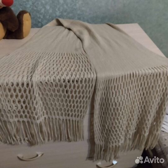 Шарф с кистями, палантин