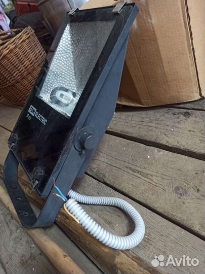 Прожектор металлогалогеновый