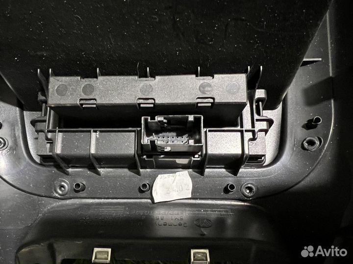 Накладка центральной консоли Volkswagen Tiguan