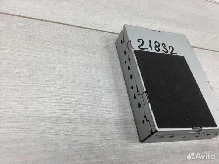 Блок электроний Toyota Auris хэтчбек 1ND-TV 2011