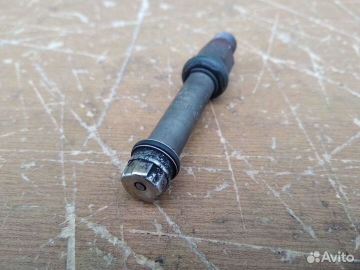 Топливная форсунка двигателя 9A на VW Пассат В-3