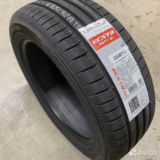 Kumho Ecsta PS71 255/40 R21 102Y