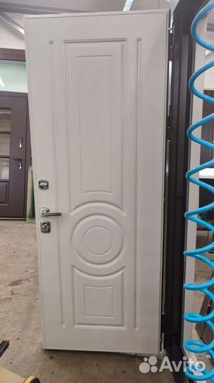 Дверь входная металлическая в квартиру, дом