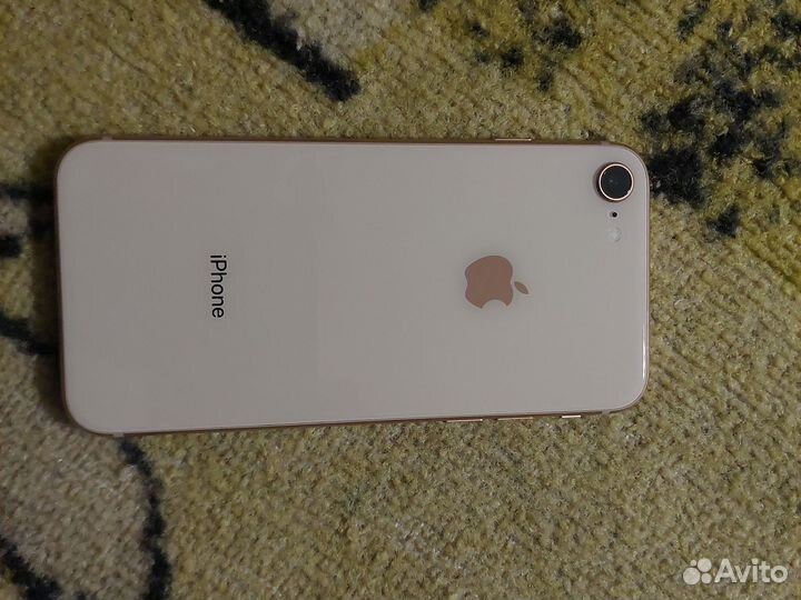 Телефон iPhone 8 64 gb