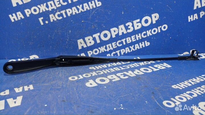 Левый поводок дворника Opel Astra H универсал