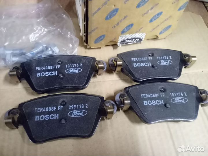 Тормозные колодки задние Форд Мондео 3