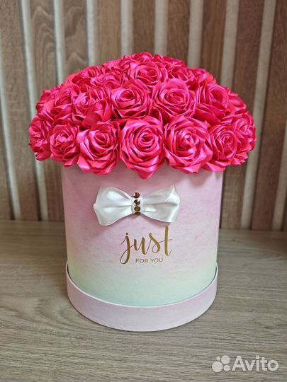 Розы из атласных лент в наличии