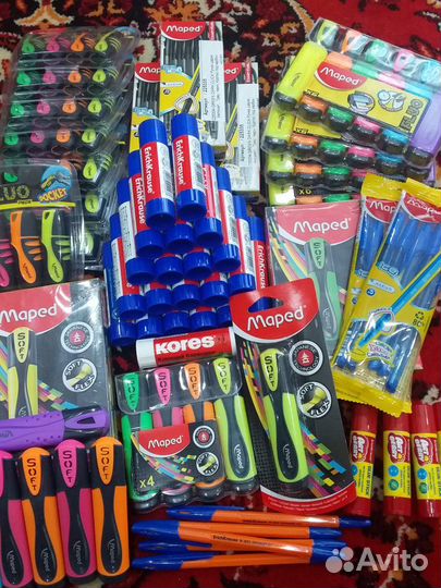 Текстовыделители карандаши ручки клей фломастеры