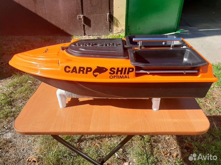 Прикормочный кораблик