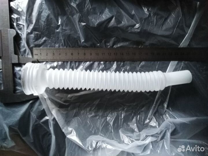 Носик для канистры