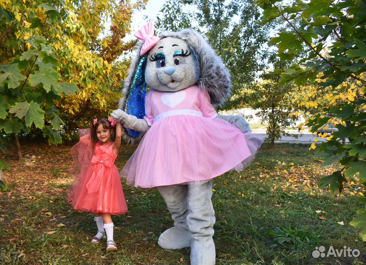 Поздравление Чебурашки. Ростовые куклы