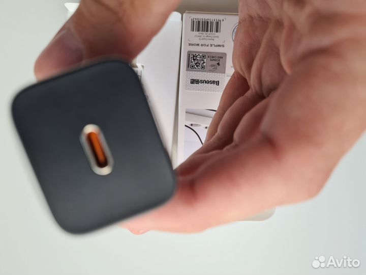 Зарядное устройство для телефона новое