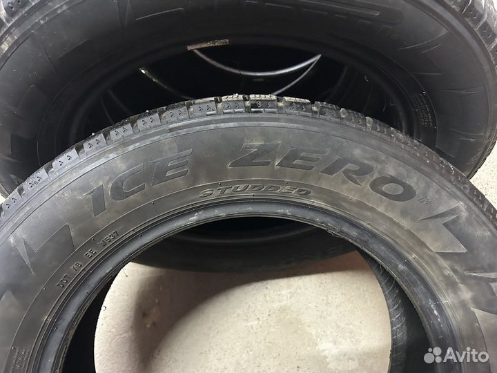 Pirelli Ice Zero 215/65 R17 103T