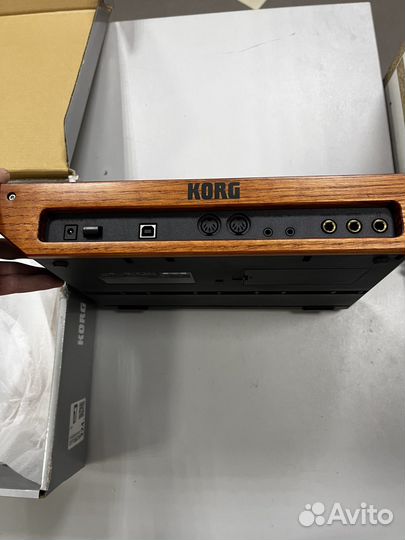 Синтезатор korg monologue