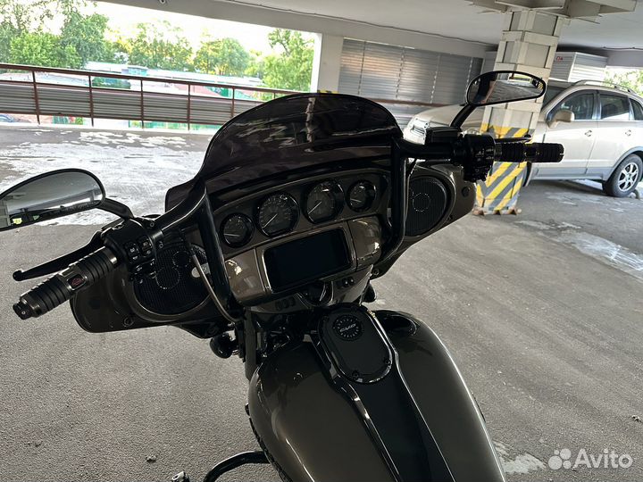 Harley Davidson street glide CVO 131 2021