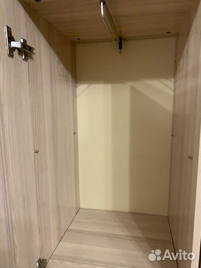 Компьютерный стол и набор стеллаж+шкафы (пенал)