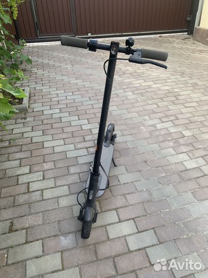 Электросамокат Xiaomi Mi Scooter Essential