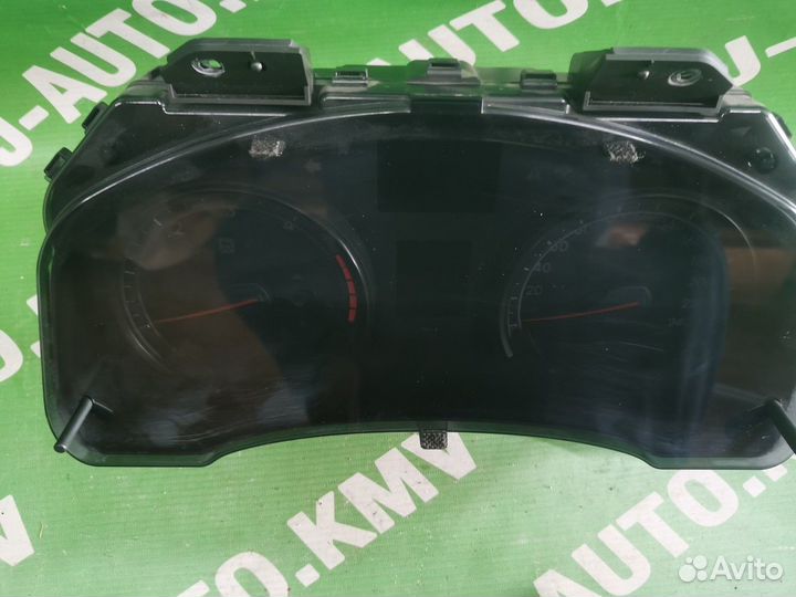 Панель приборов Toyota Avensis