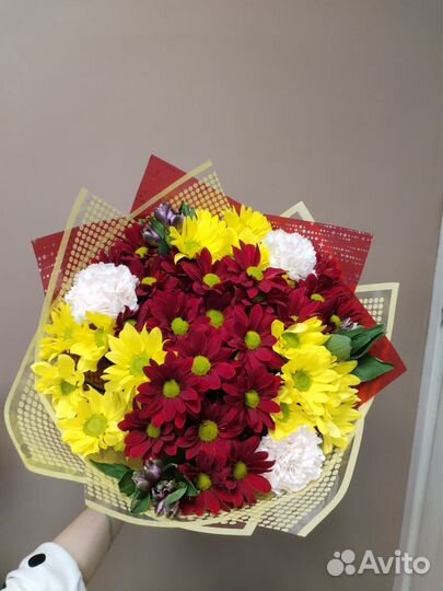 Цветы и подарки