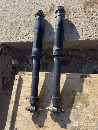 Амортизатор задний toyota corolla e150