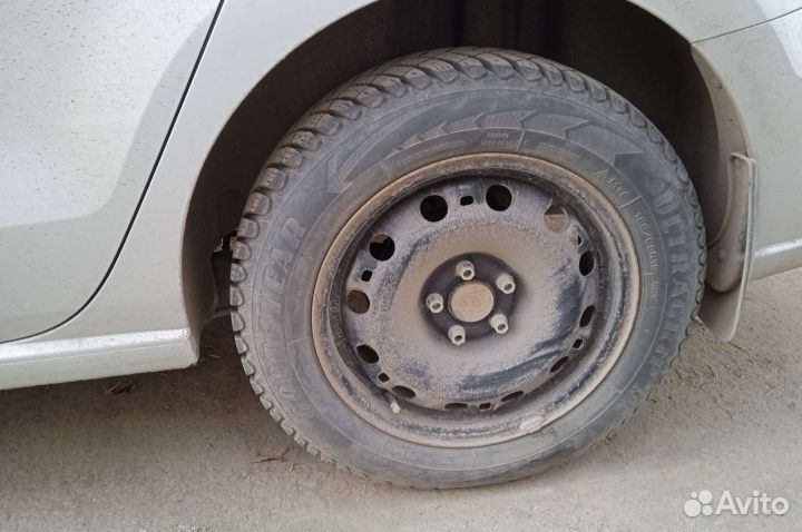 Goodyear UltraGrip 165/65 R15