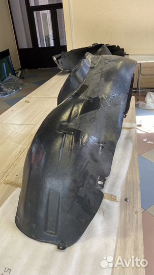 Подкрылок новый передний правый ford C-MAX 1