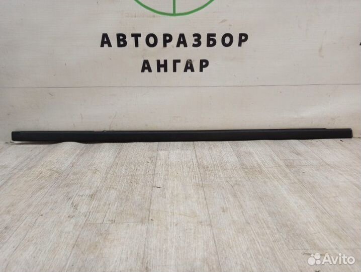 Бархотка (молдинг стекла двери ) задняя правая