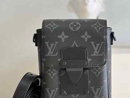 Сумка louis vuitton District PM, Москва