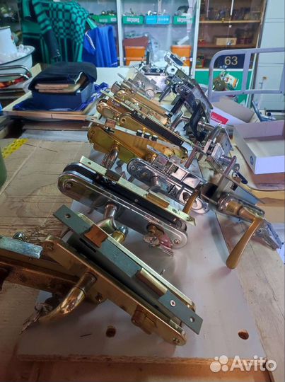 Замок врезной с ручкой б/ у