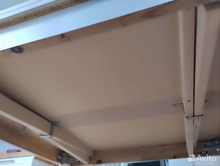 Стол IKEA бьюрста