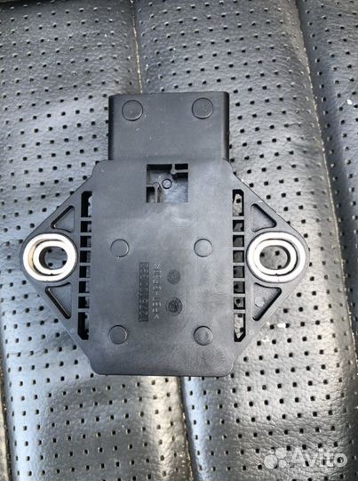 Датчик ускорения на Мерседес w230 sl