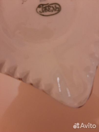 Фарфоровый самовар и масленка Гжель