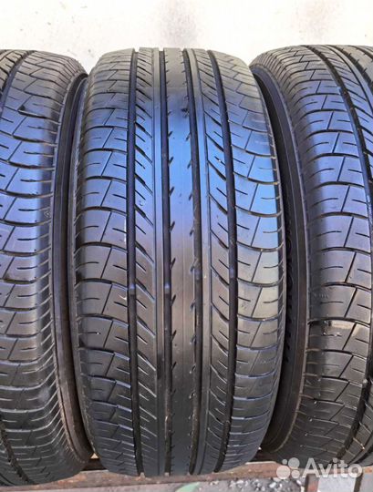 Yokohama BluEarth E70 215/55 R17 94V