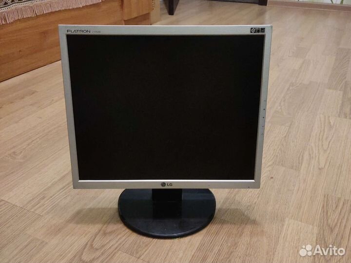 Монитор LG 17