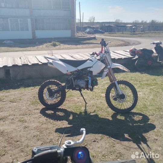 Рейсер 125PE