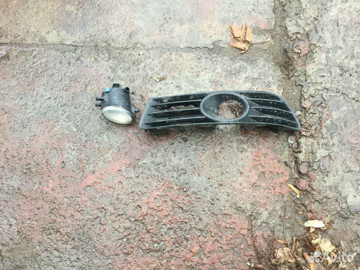 Противотуманка левая в бампер Suzuki Kizashi