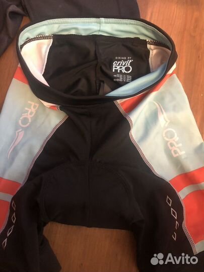 Шорты спортивные Reebok и велосипедные ж