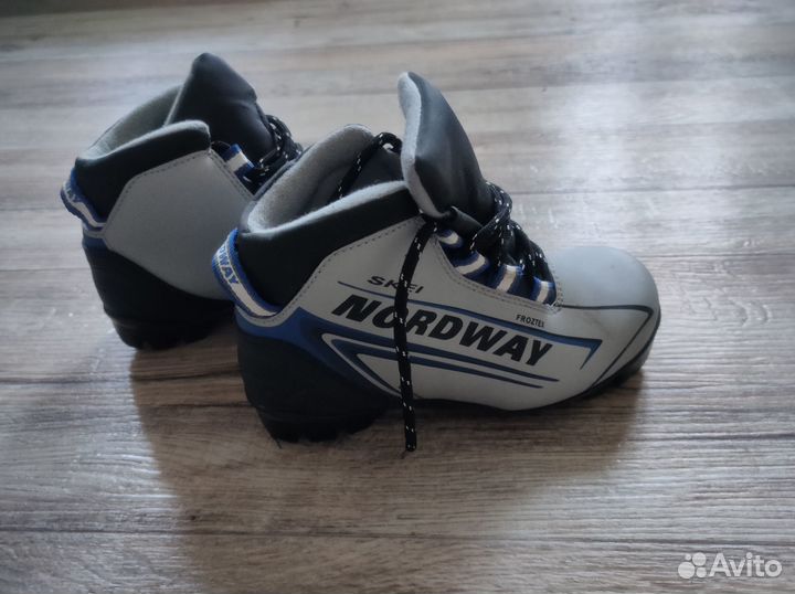 Лыжные батинки размер 32