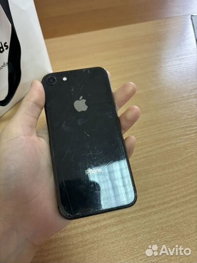 iPhone 8, 64 ГБ