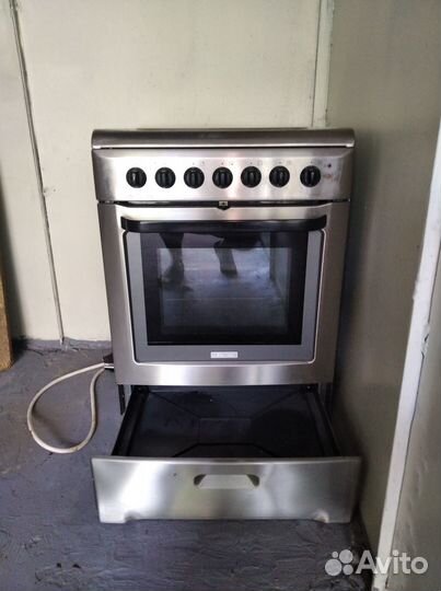 Продам электрическую плиту 4комфорки +духовка