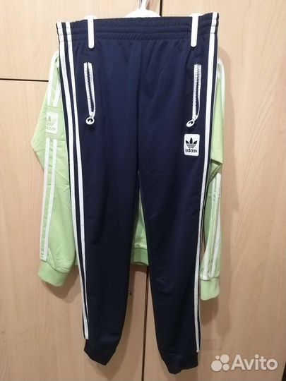 Спортивный костюм adidas