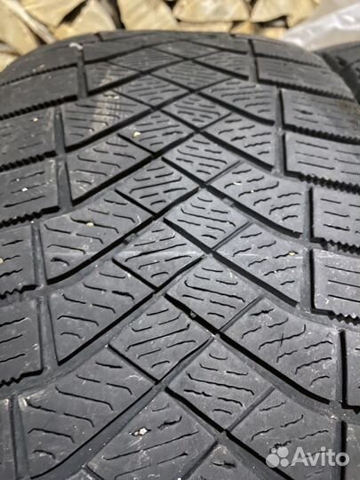 Pirelli Ice Zero FR SUV 225/60 R18 104T