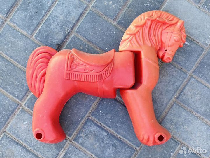 Советская детская игрушка. Лошадка-каталка