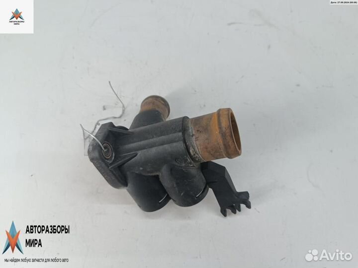 Фланец (тройник) системы охлаждения Audi 80 8C/B4