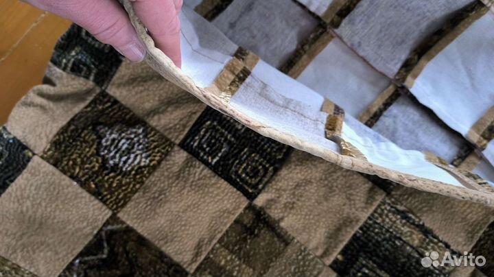 Два покрывала и отрез ткани