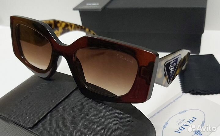 Prada очки солнцезащитные
