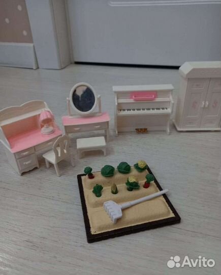 Sylvanian Families домик и мебель