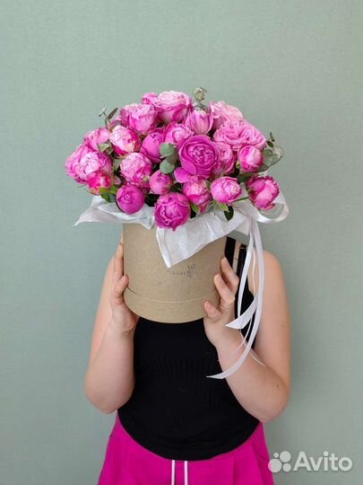 Цветы в коробке. Пионовидные розы