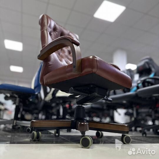 Кресло руководителя Т-9928 (цвета)